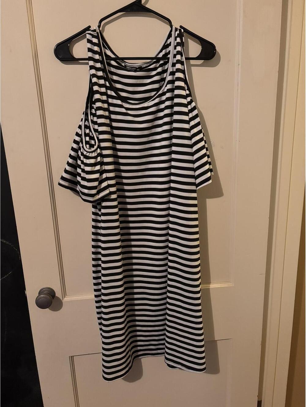 Black and White Striped Cold Shoulder Dress Shein